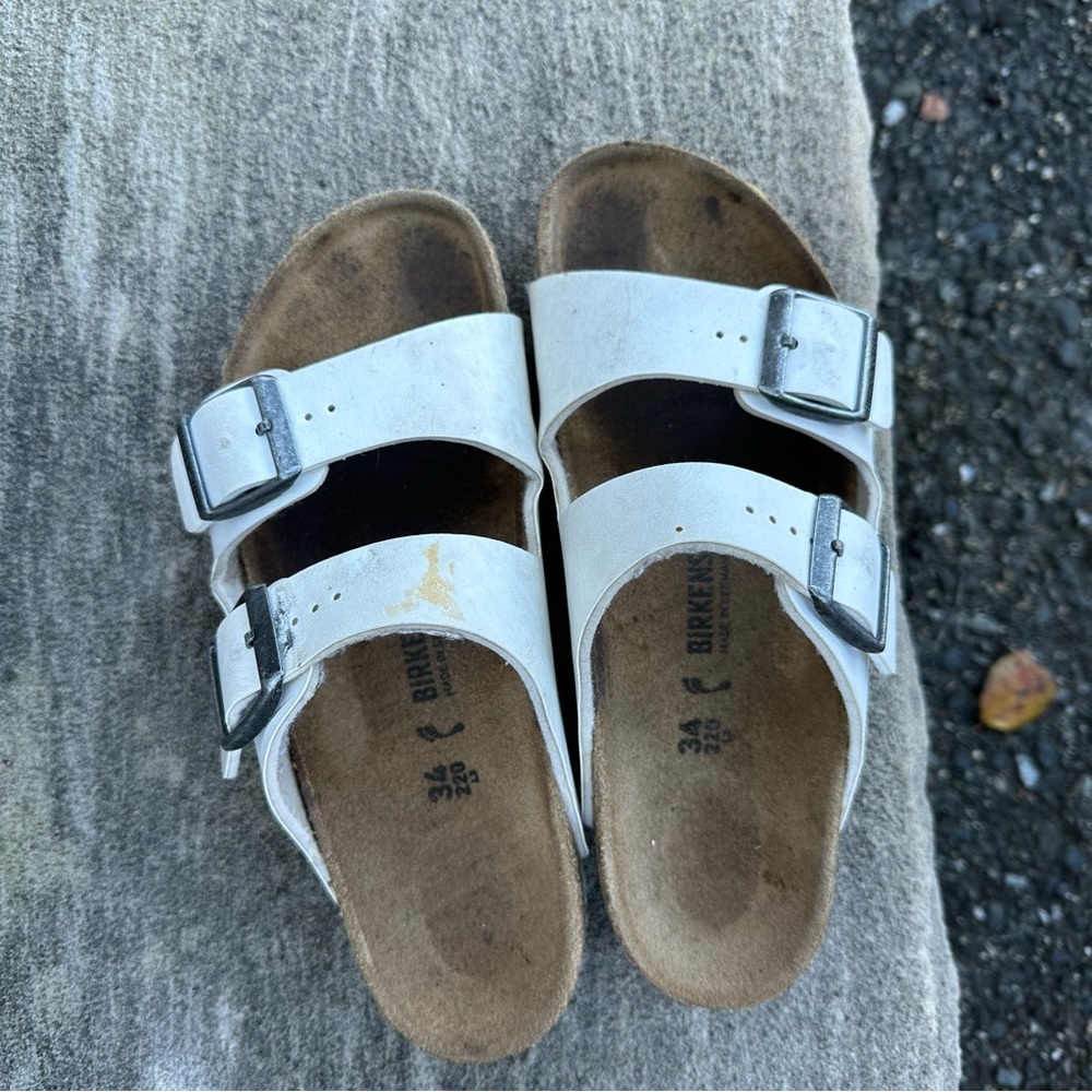 Berkenstock Arizona White Sandal Size 34 For Kids Used